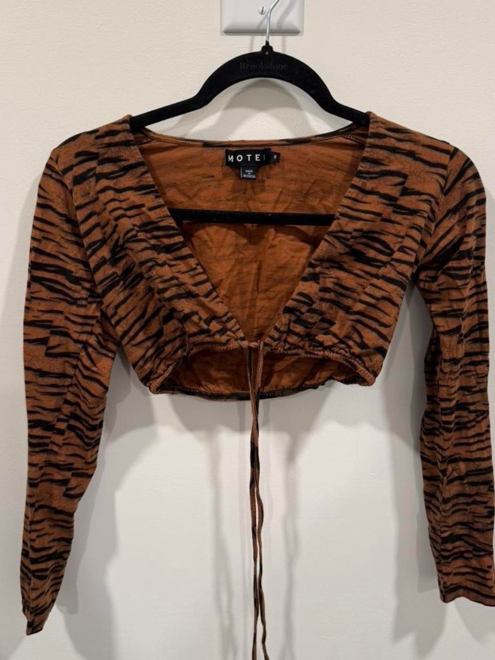 Motel Women’s Brown Tiger-Print Drawstring Crop Top